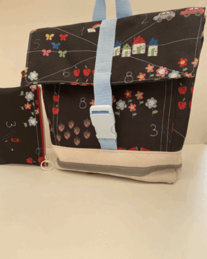 Kinderrucksack mit buntem Aufdruck